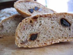 Read more about the article Whole Wheat Fig & Pecan Bread