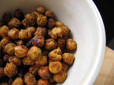 Snack Time: Curry Roasted Chickpeas