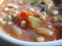 Read more about the article Is My Blog Burning? Farro & White Bean Soup with Escarole