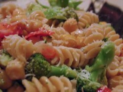 Read more about the article Lemony Broccoli and Chickpea Pasta