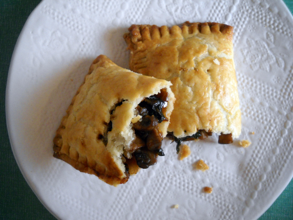 Read more about the article Teriyaki Mushroom & Spinach Handpies