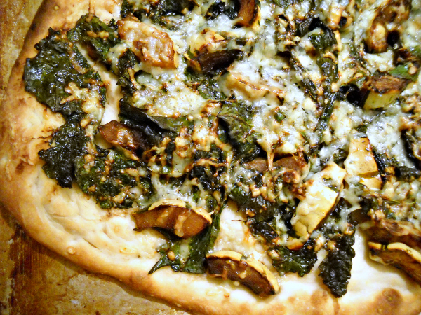 You are currently viewing Catching Up, Plus a Recipe for Crispy Kale, Winter Squash, and Cheddar Pizza