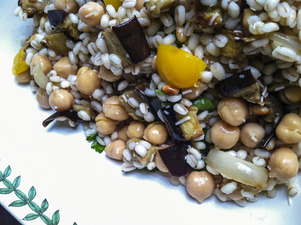 You are currently viewing Roasted Vegetable Barley Salad