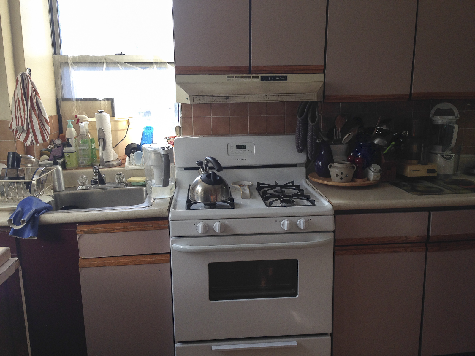 Read more about the article The Imperfect Family Kitchen